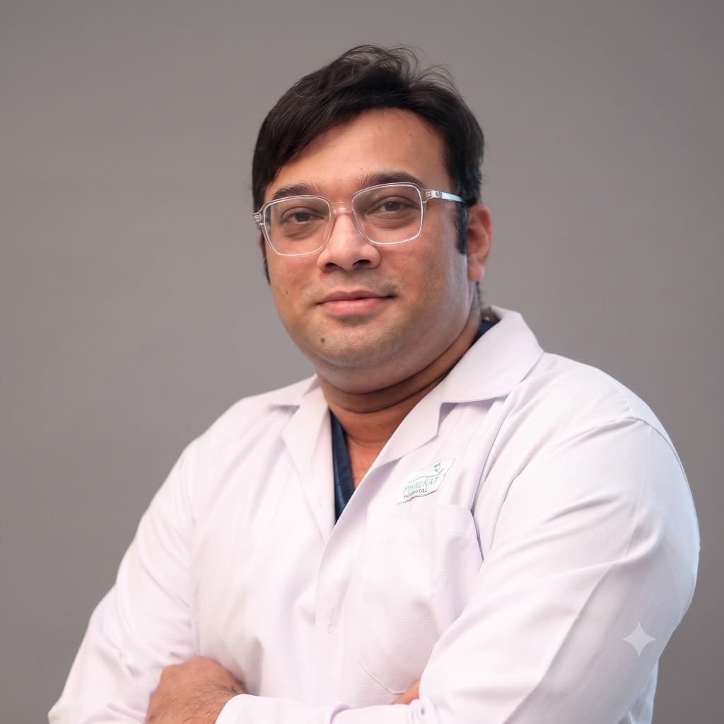 Dr. Manish Kumar Saini, joint replacement and arthroscopy surgeon in Surat